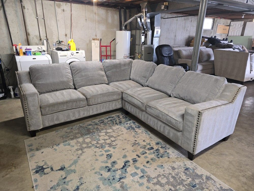 Gray 2-piece Sectional
