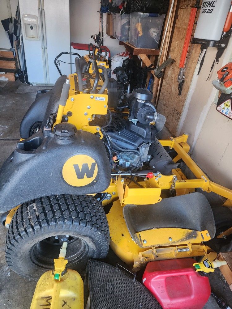61 inch Wright mower with Vanguard Engine almost new!