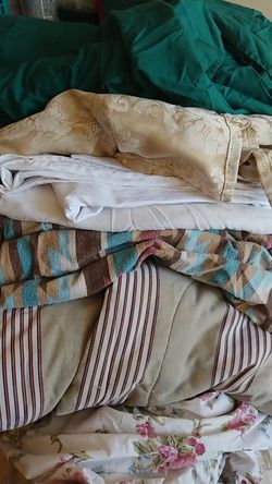 Queen/King/Twin sheets Lot