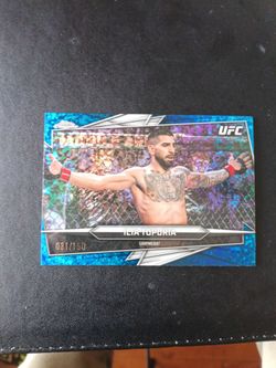 Topps chrome UFC Ilia Topuria Blue mini diamond Refractor /150