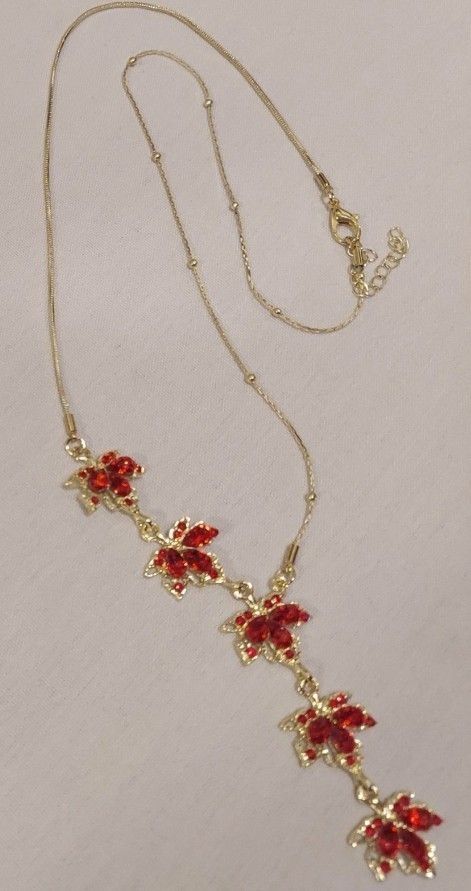 BEAUTIFUL NEW NECKLACE