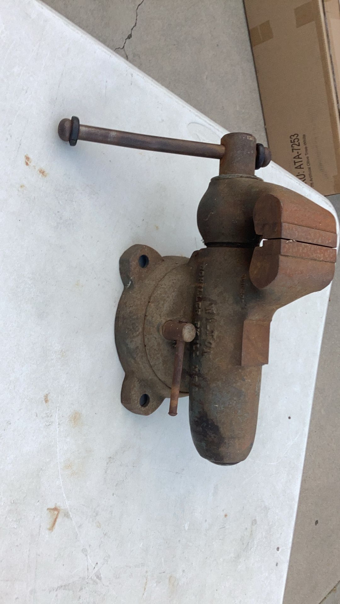 Wilton Vice Schiller USA
