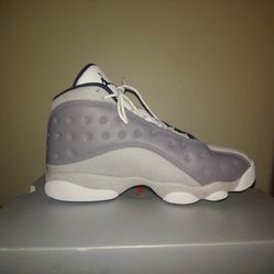 Jordans 13. New in box. Comes with reciept. No creases Ready for summer