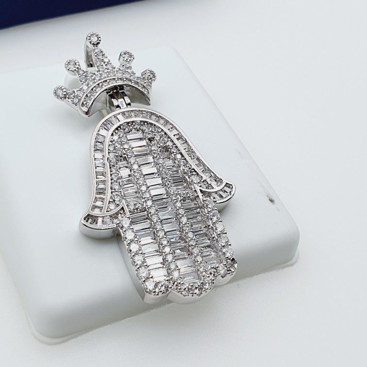"925 Sterling Silver Plated CZ Pendant, EVBRS619
 
 