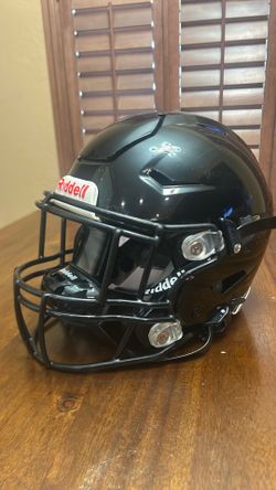 Small speed flex football helmet