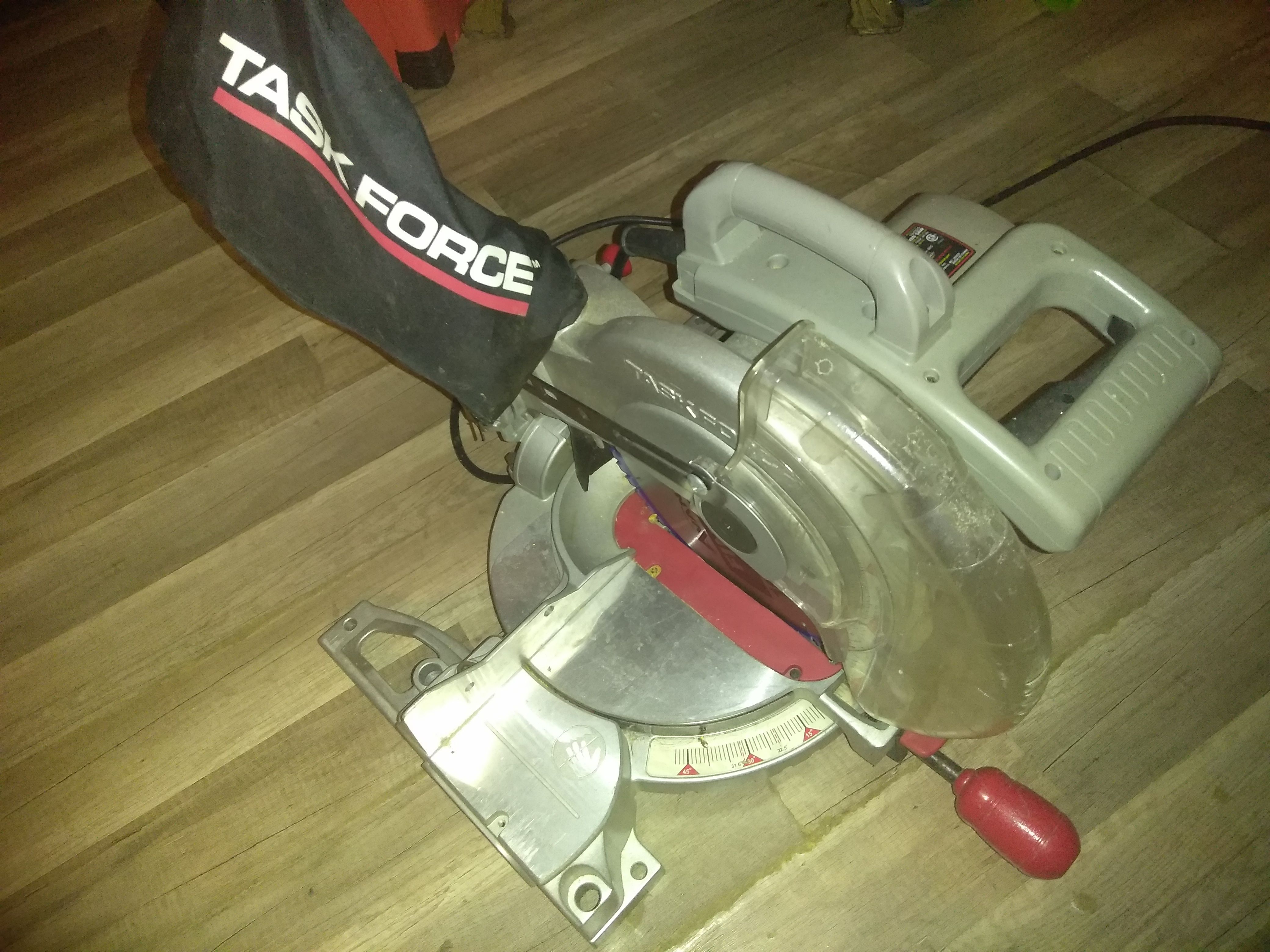 Task force 10 inch compound miter outlet saw 194325