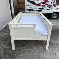 Twin wood bed with mattress 