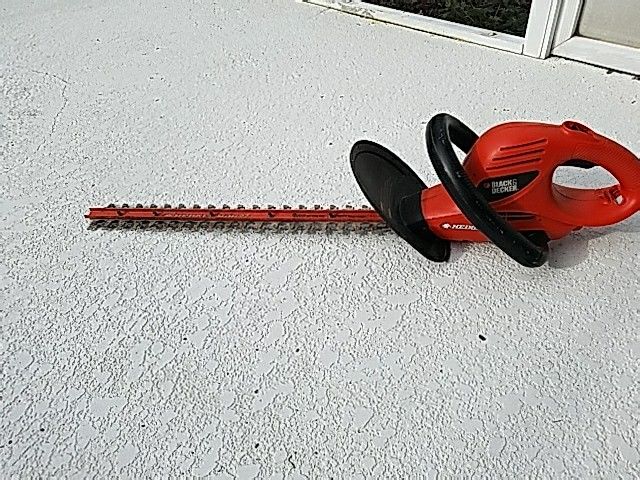 Black & Decker hedge hog trimmer