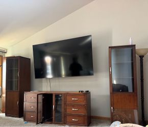 Entertainment center