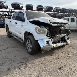 Auto Parts 2015 Toyota Tundra