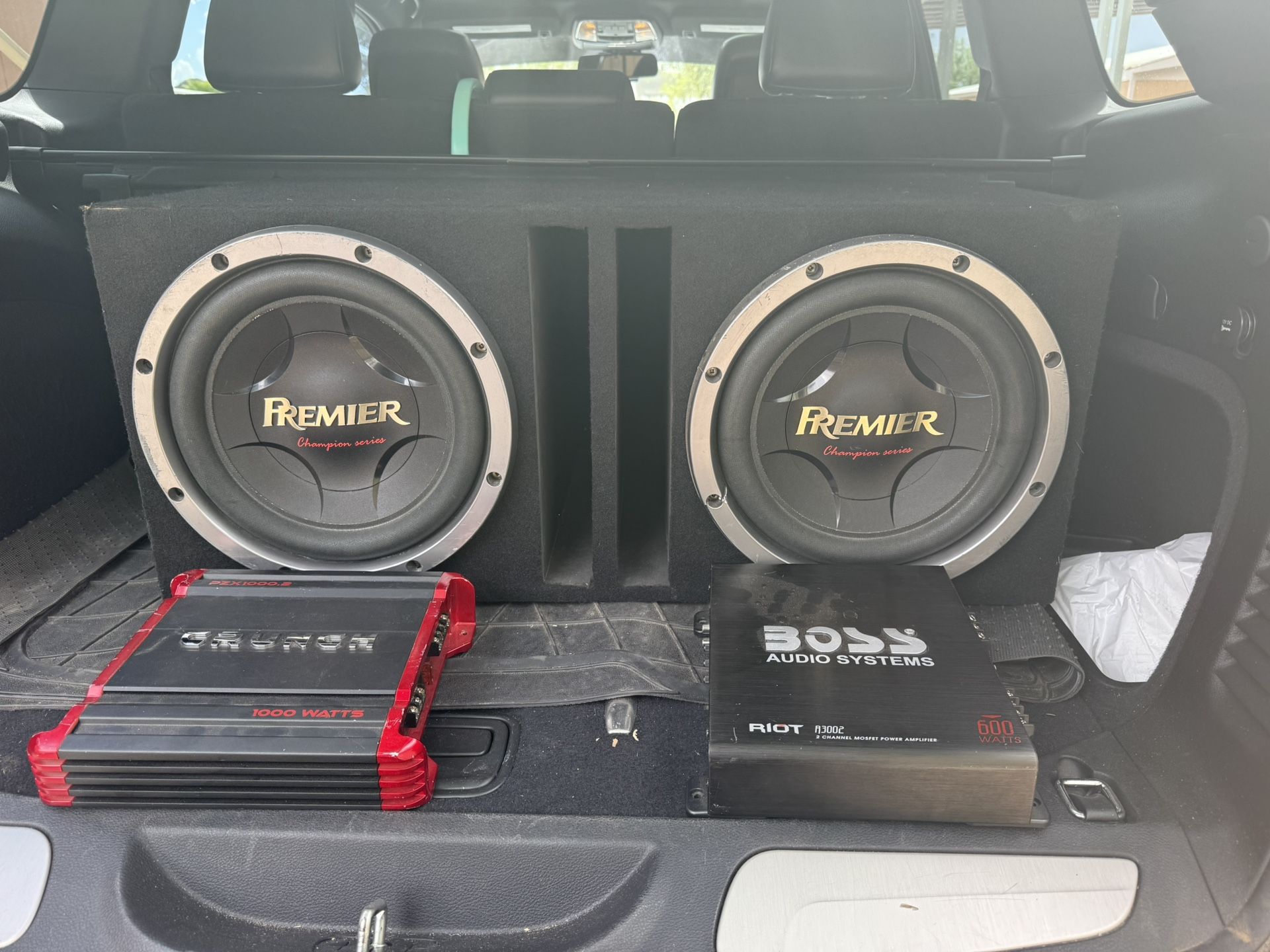 Bass And Amplifier