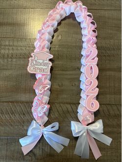 Kinder Graduation Lei