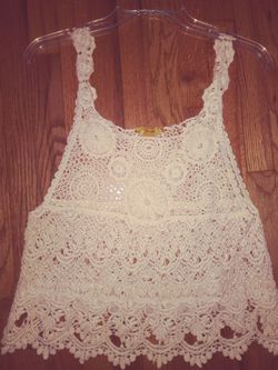 ! Finesse ! Nice Spaghetti Strap Crochet Cami Top Size Small