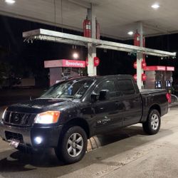 2010 Nissan Titan Se Crew Cab