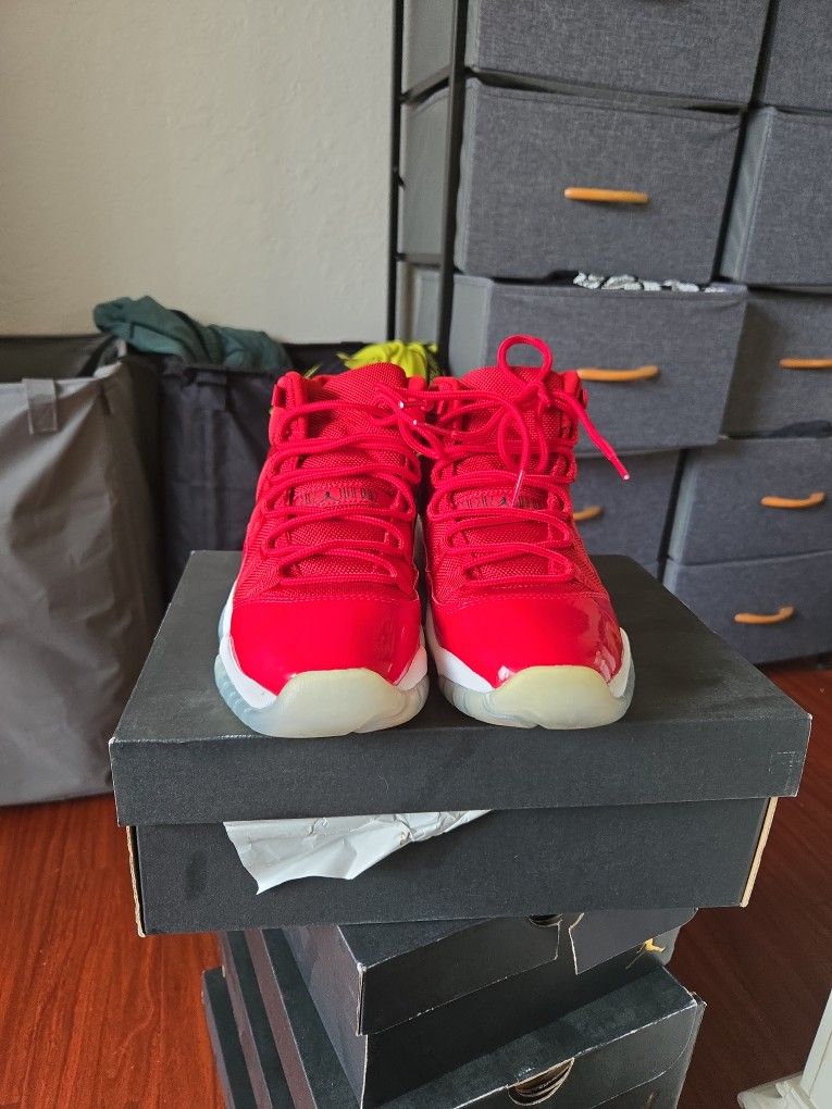 Jordan 11 Retro "Win Like '96" Size 5Y