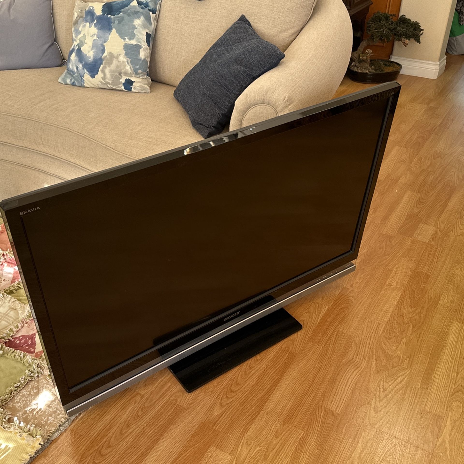 46” Sony Bravia XBR6 LCD HD Television
