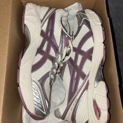 Cream Purple Asics
