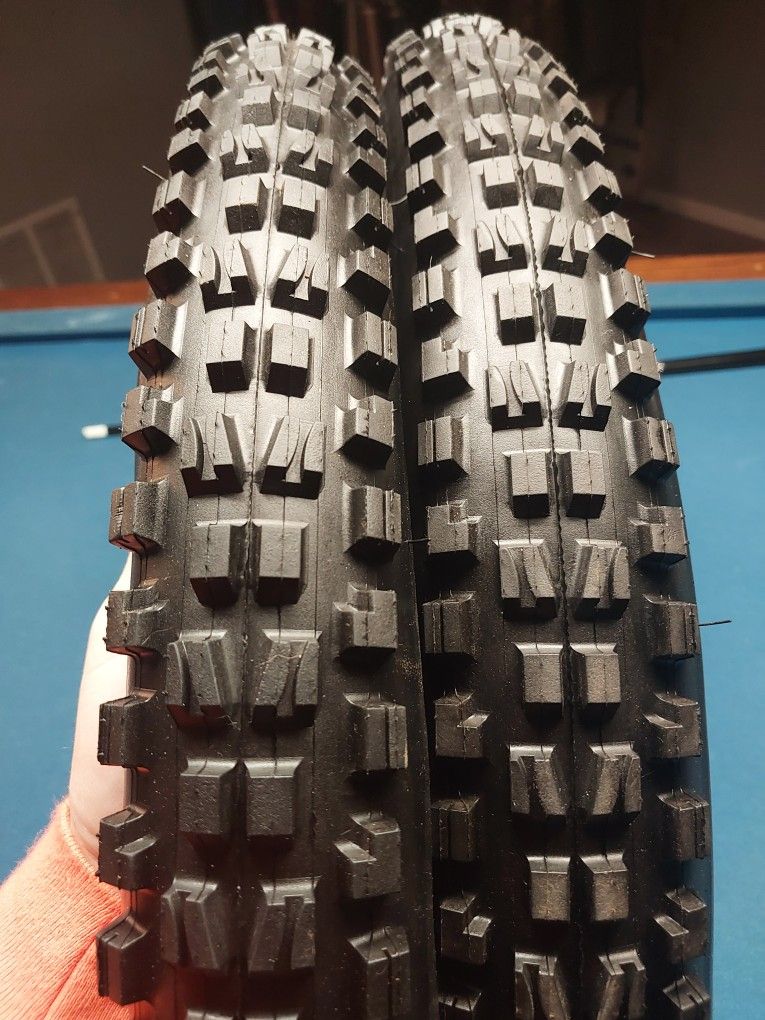 Maxxis 24 In Minion Tires