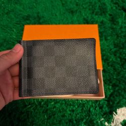 LV Money Clip Wallet -350