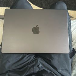 MacBook Pro 14 M3 Pro