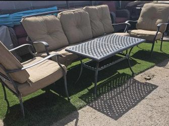Outdoor Patio Conversation Set – 5 Pieces