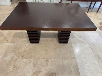 Solid wood expandable table