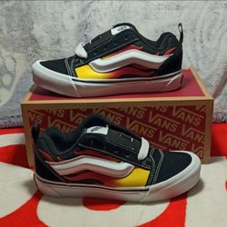 Vans Low-Top Sneakers Flame Print. Size 2y