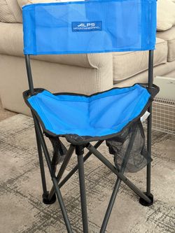 Mesh Tri-leg chair