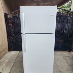 3MONTHS WARRANTY 30X30X66 FRIGIDAIRE FRIDGE 18CUFT WHITE 