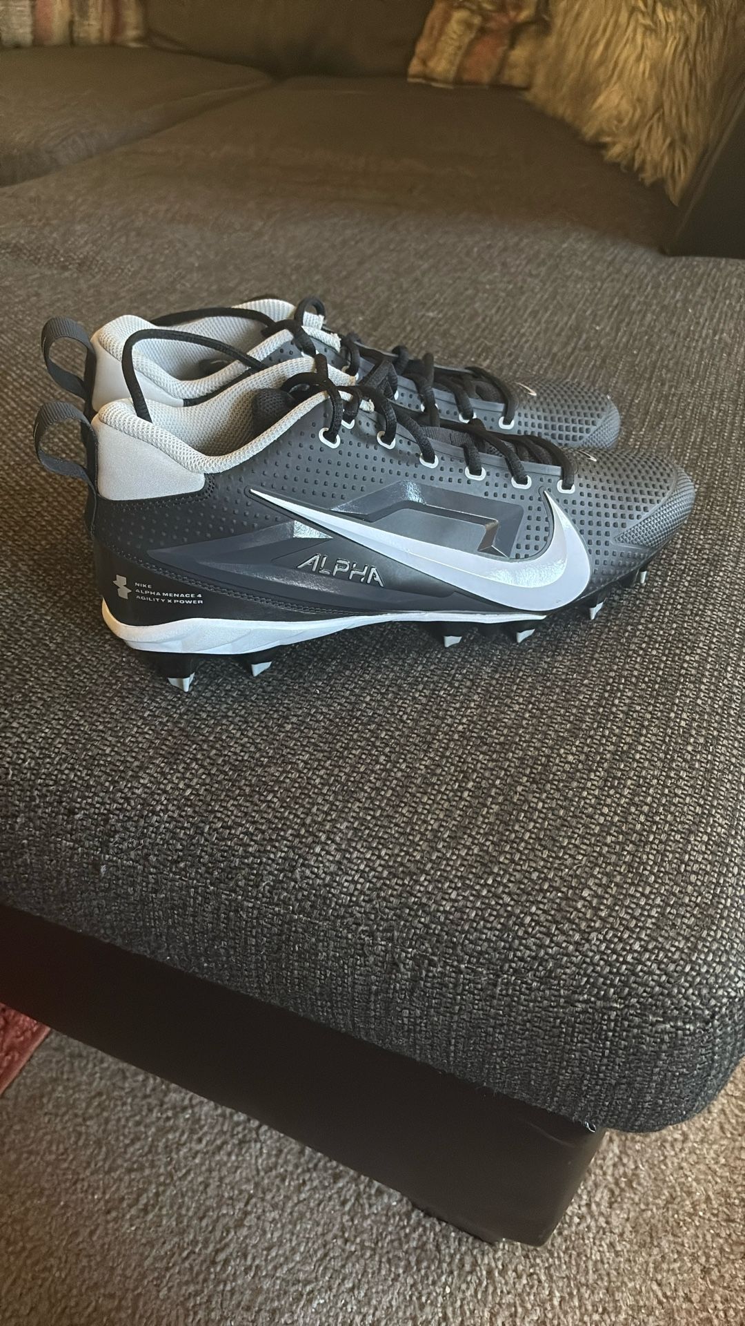 Nike Alpha Menace 4 Football Cleats