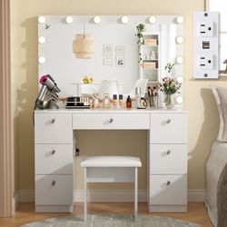 Brand New And Assembled Makeup Vanity with Large Lighted Mirror, 7 Drawers and Outlets, Stool Included, for Bedroom