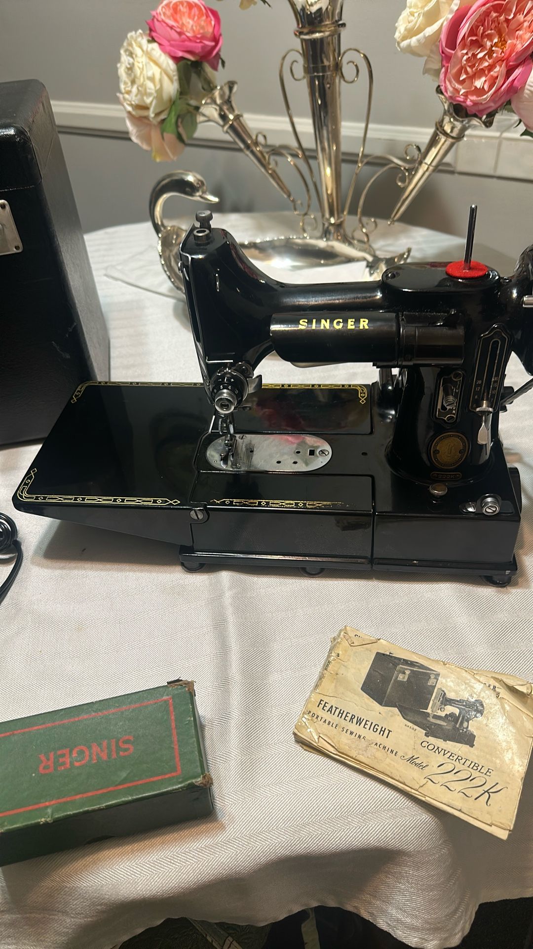 Singer 222 Featherweight Sewing Machine