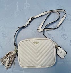 Victoria’s Secret V-Quilt Convertible City Crossbody Bag