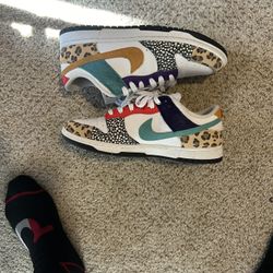 Safari Dunks Nike Woman Size 9