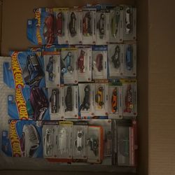 24 Hot wheels 