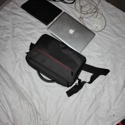 2013 Apple Laptop & Acer Chromebook Laptop With 1 Carry Case 