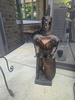 Metal Knight soldier decorative statue