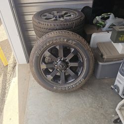 2023 Ram 2500 OEM Wheels and Tires