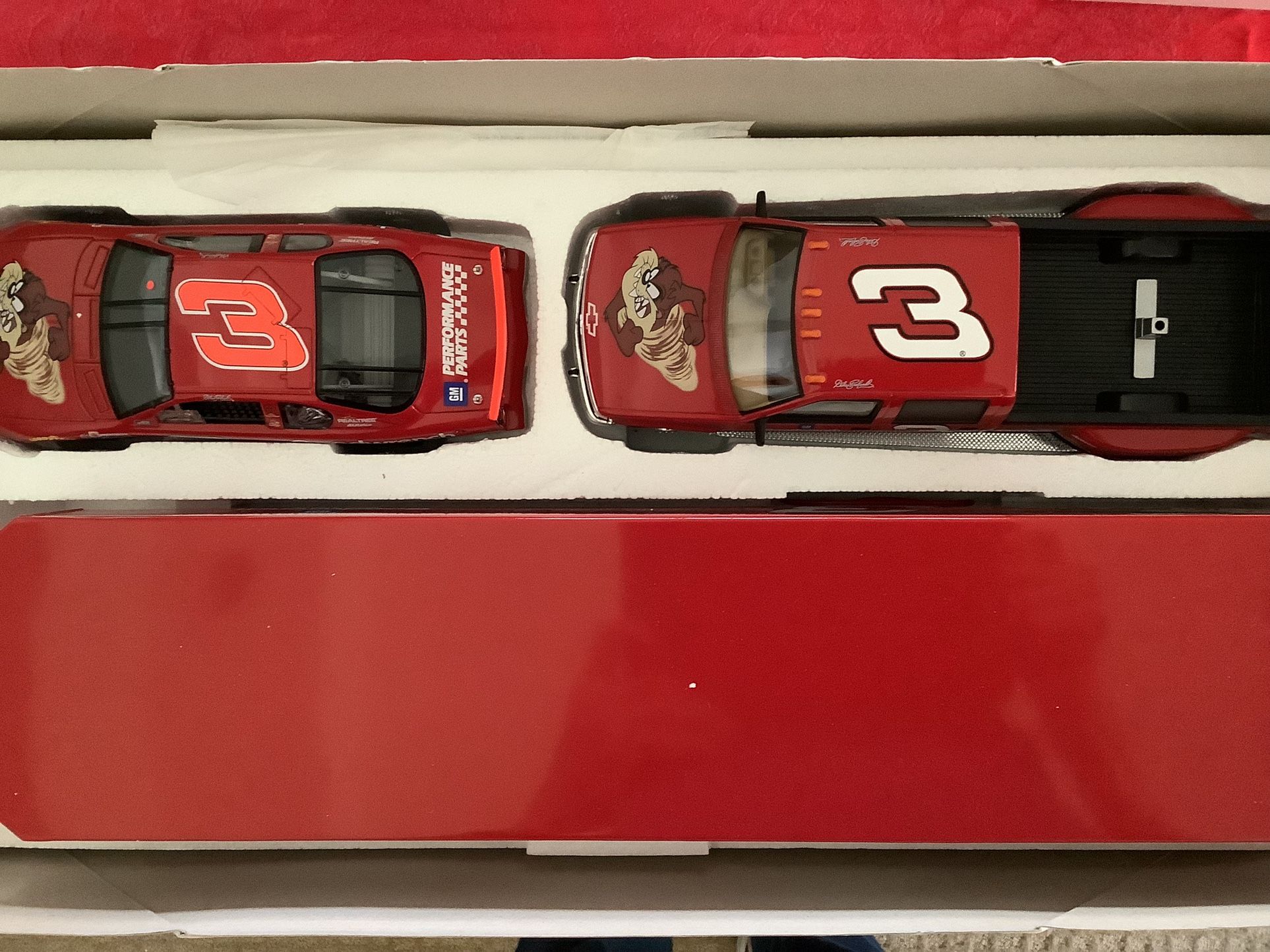 Diecast Collectible, Brookfield Collectors Guild Dale Earnhardt Sr. #3 GM Goodwrench Service Plus/Taz No Bull Show Trailer And 2 Cars