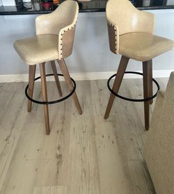 Barstools counter height