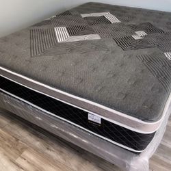 Queen Oasis Thermal Comfort Europillow Top 12inch Mattress!!