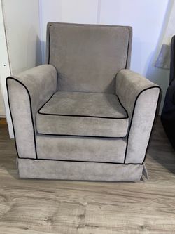 Swivel Gilder 360 Rocker Nursery Chair