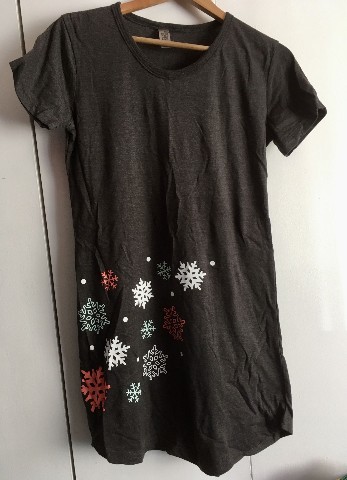 Snowflake Sleep Shirt, Medium 