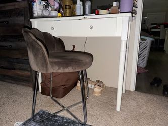 Vanity desk and chair