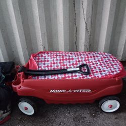 Radio FLYER kids Red Wagon With Sun Cover