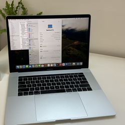 MacBook Pro 15” 16GB 500GB Touchbar 1 Year Warranty Adobe Suite