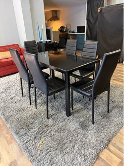 Small dinning table with 6 chairs