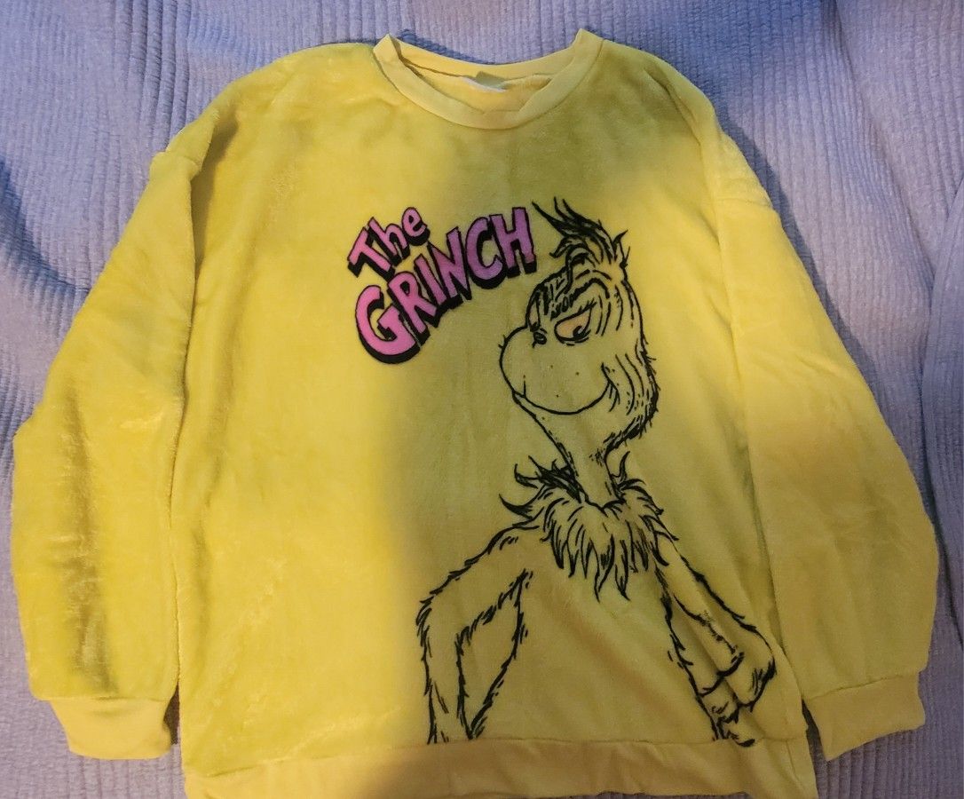 Green and pink Grinch pajama set