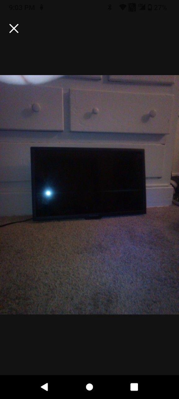 24’' Inch Insignia Fire Tv ( AVAILABLE FOR PICK UP NOW)