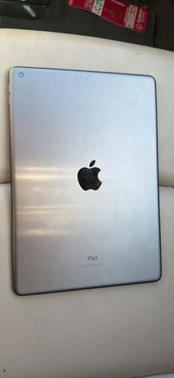Apple iPad 7th Generation 32GB Wi-Fi – Space Gray – Excellent Condition